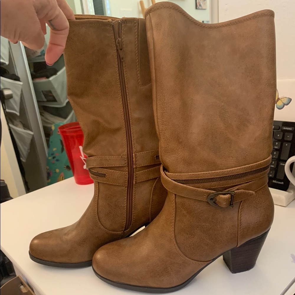 Brown boots size 8